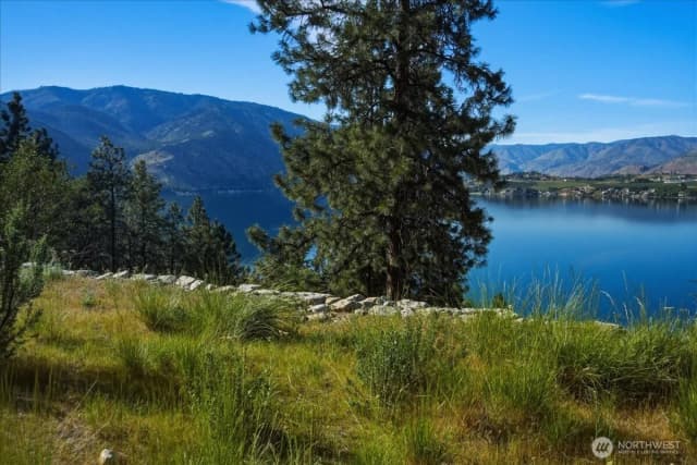 Property photo for 7365 Ridgeview Drive, Chelan photo 2
