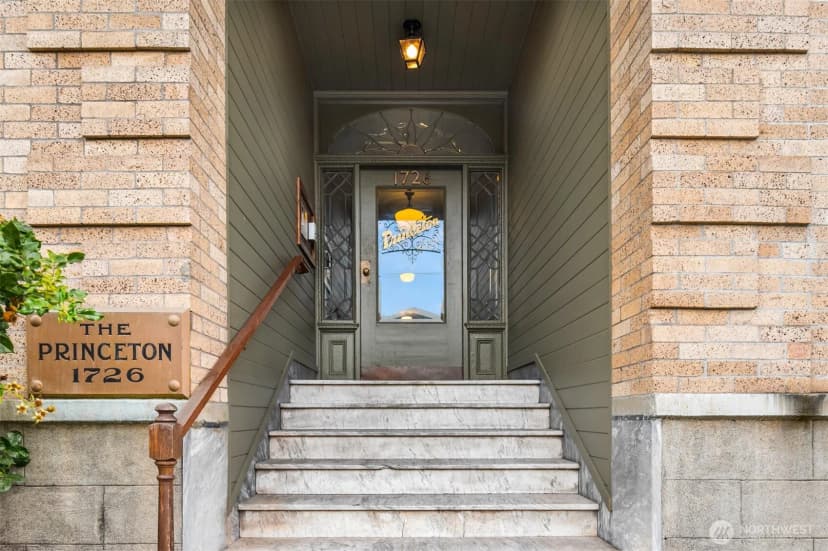 Property photo for 1726 15th Avenue #7, Seattle photo 2