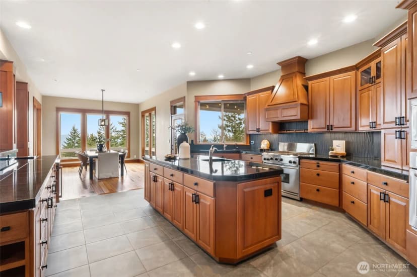 Property photo for 714 Sommerset Road, Woodland photo 12