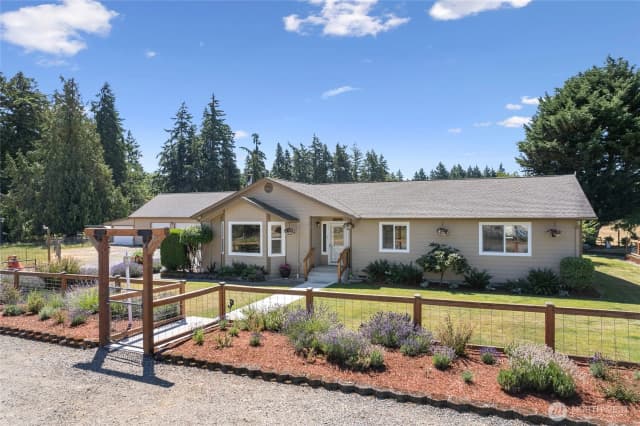 Property photo for 4004 50th Street Ct E, Tacoma photo 3