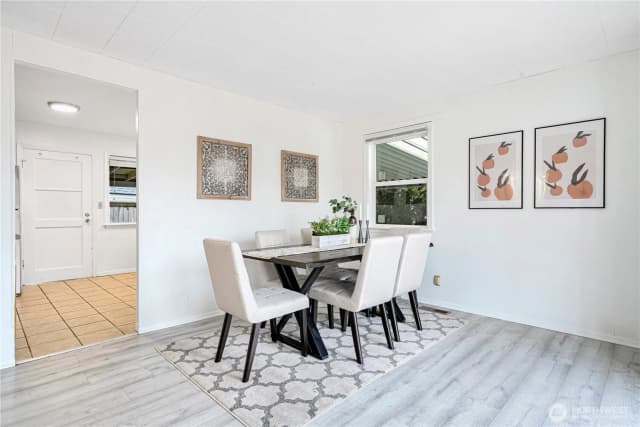 Property photo for 2807 Ne 16th Street, Renton photo 5