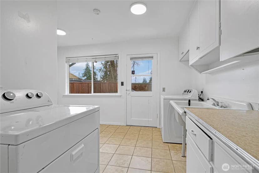 Property photo for 2807 Ne 16th Street, Renton photo 20