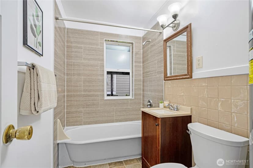 Property photo for 2807 Ne 16th Street, Renton photo 13