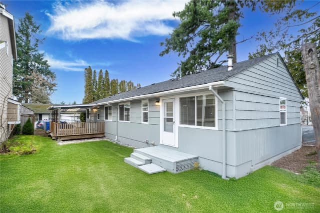 Property photo for 2807 Ne 16th Street, Renton photo 3