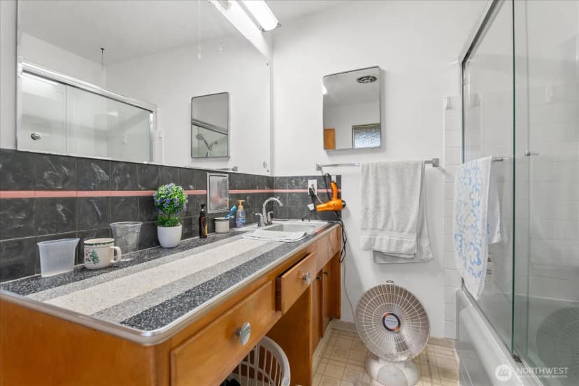 Property photo for 16545 Des Moines Memorial Drive S, Burien photo 10