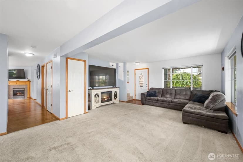Property photo for 1877 Emerald Way, Lynden photo 7