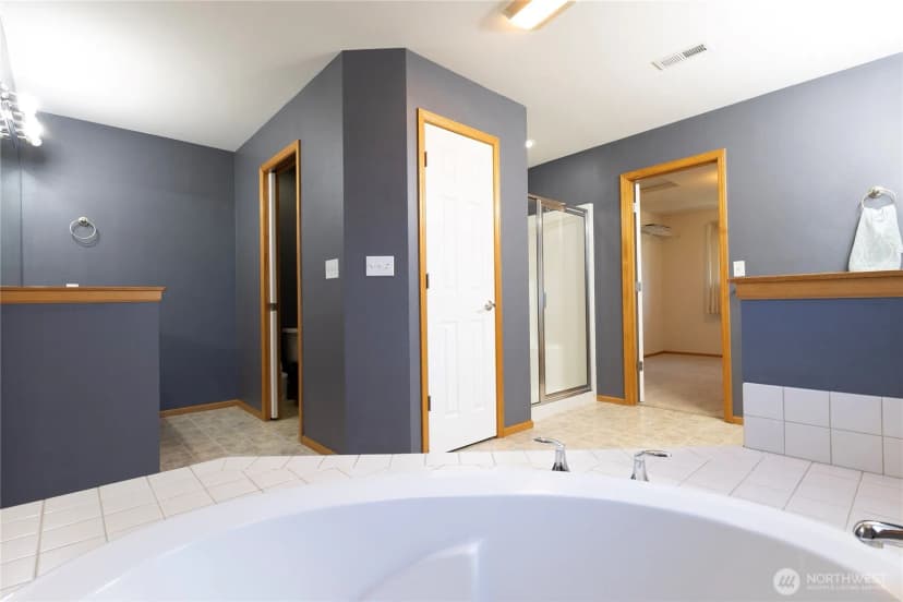 Property photo for 1877 Emerald Way, Lynden photo 22