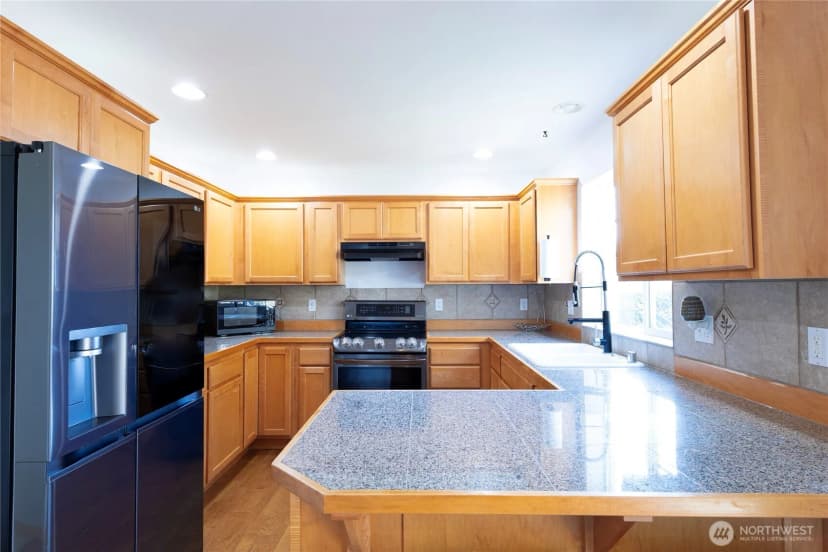 Property photo for 1877 Emerald Way, Lynden photo 14