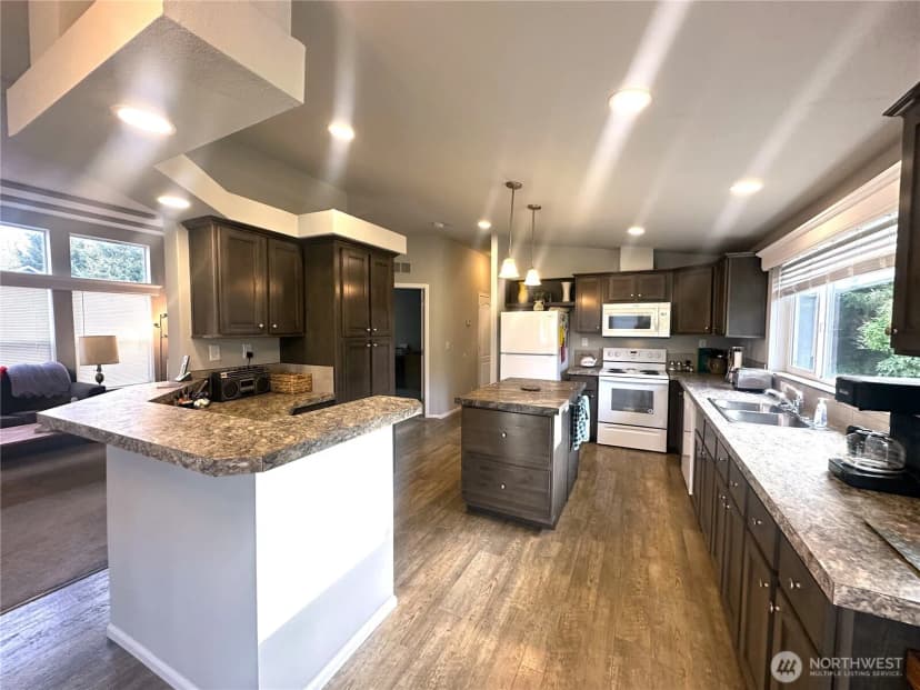 Property photo for 32110 T Pl, Ocean Park photo 9