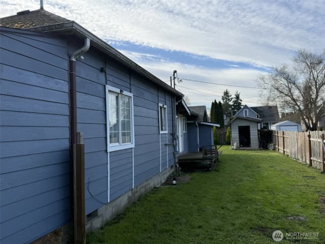 Property photo for 319 E Section Street, Mount Vernon photo 3