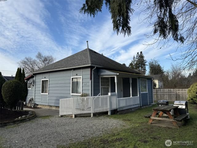 Property photo for 319 E Section Street, Mount Vernon