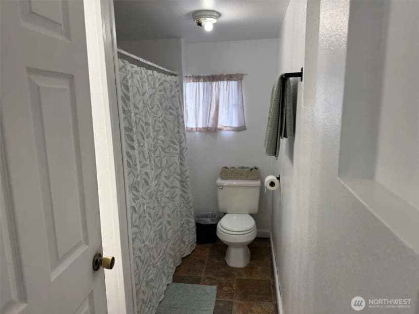 Property photo for 319 E Section Street, Mount Vernon photo 17