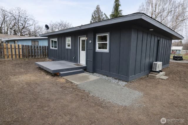 Property photo for 919 E Johnson Avenue, Chelan