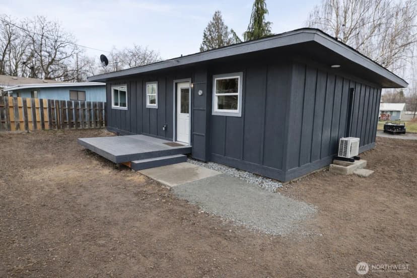 Property photo for 919 E Johnson Avenue, Chelan