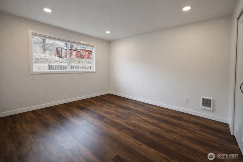 Property photo for 919 E Johnson Avenue, Chelan photo 19
