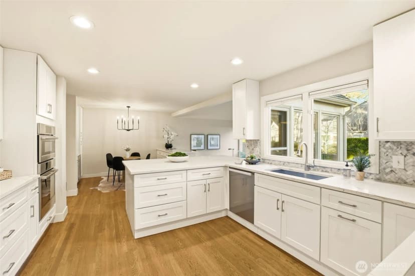 Property photo for 1778 Bellevue Way Ne, Bellevue photo 14