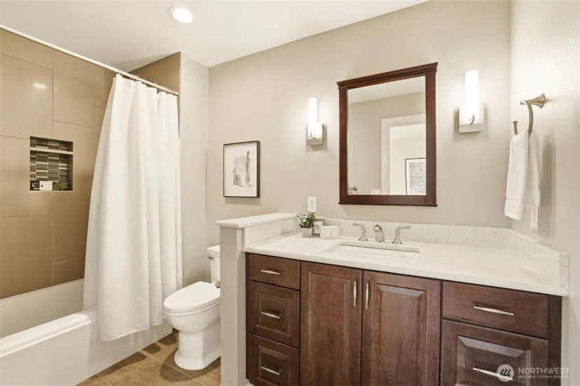 Property photo for 1778 Bellevue Way Ne, Bellevue photo 16