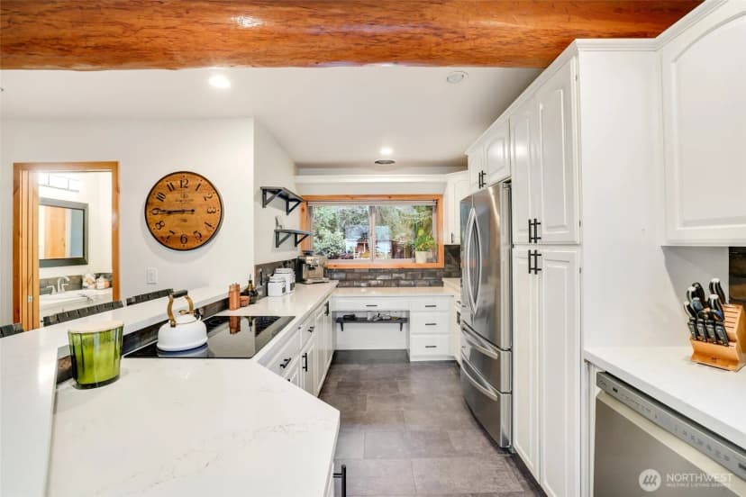 Property photo for 12528 Clear Lake North Road E, Eatonville photo 13