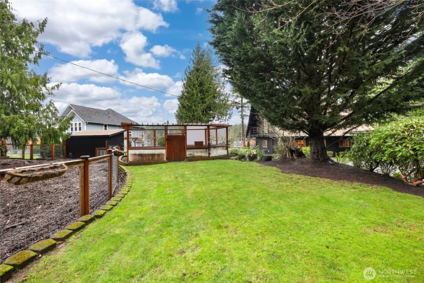 Property photo for 12528 Clear Lake North Road E, Eatonville photo 33