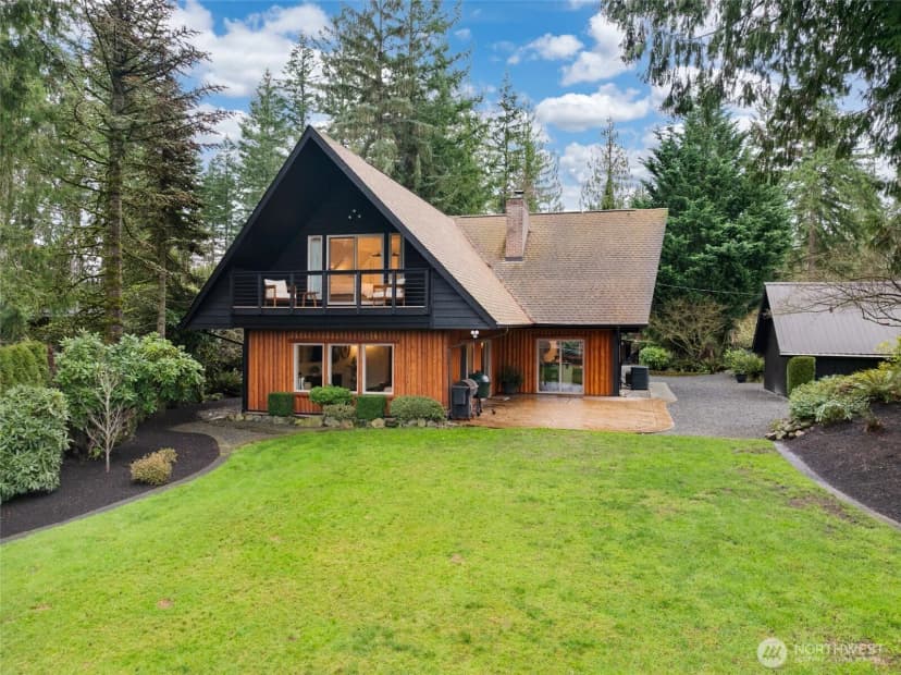 Property photo for 12528 Clear Lake North Road E, Eatonville photo 3