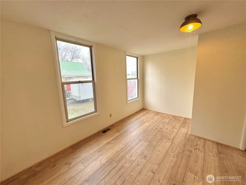 Property photo for 250 W Sixth Street, Waitsburg photo 14