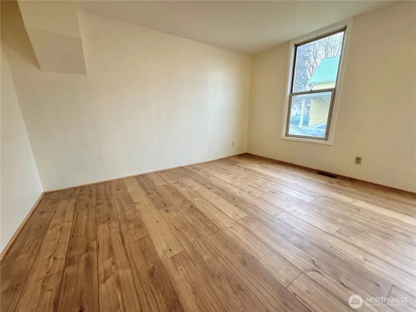 Property photo for 250 W Sixth Street, Waitsburg photo 13