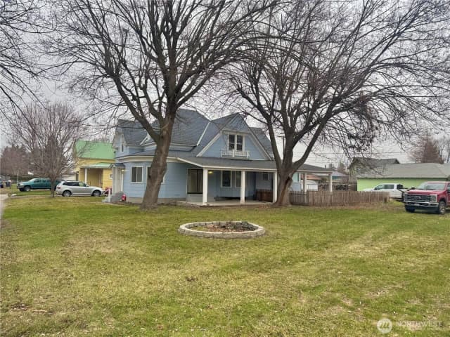 Property photo for 250 W Sixth Street, Waitsburg photo 2