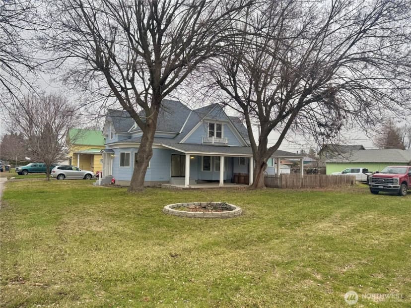 Property photo for 250 W Sixth Street, Waitsburg photo 2