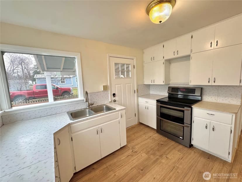 Property photo for 250 W Sixth Street, Waitsburg photo 17