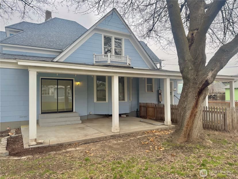 Property photo for 250 W Sixth Street, Waitsburg photo 4