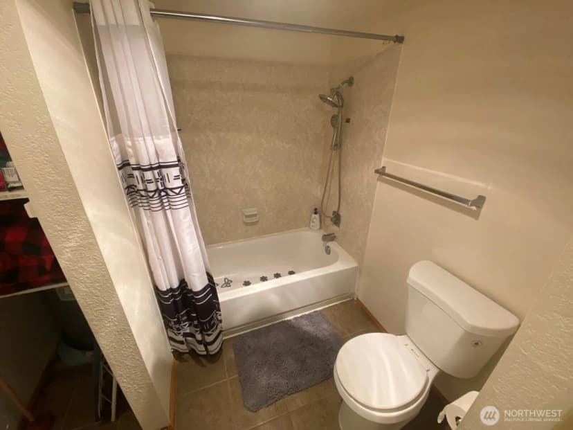 Property photo for 323 75th Street Se #b10, Everett photo 19
