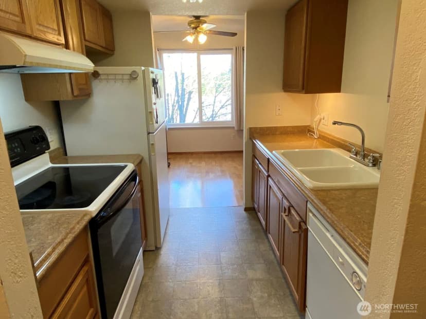 Property photo for 323 75th Street Se #b10, Everett photo 7