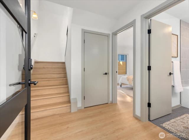 Property photo for 4104 49th Avenue Sw #b, Seattle photo 3