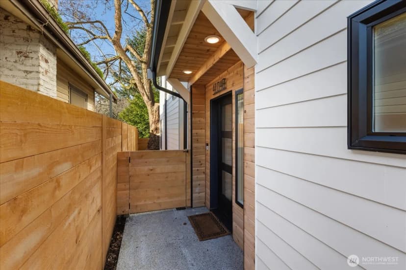 Property photo for 4104 49th Avenue Sw #b, Seattle photo 2
