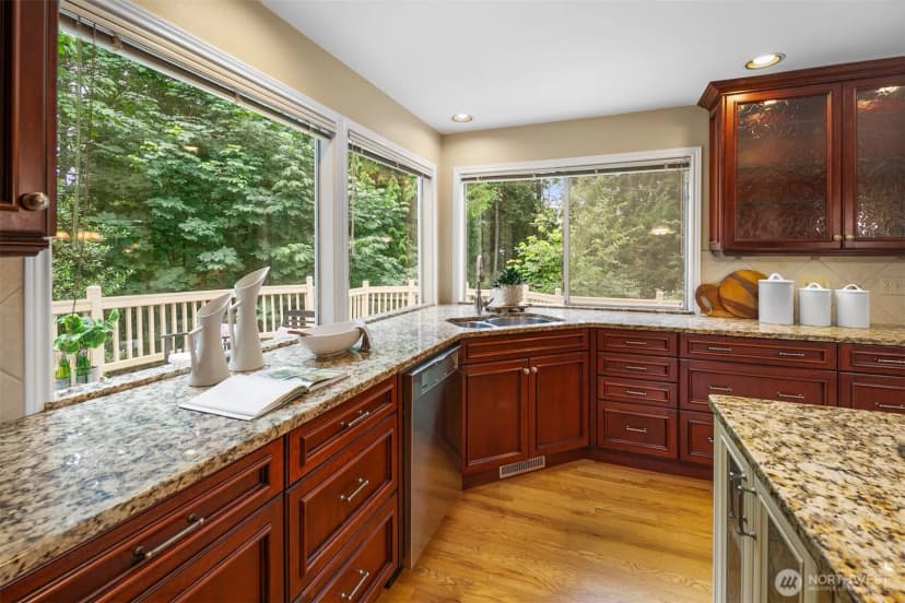 Property photo for 16116 68th Avenue W, Edmonds photo 7