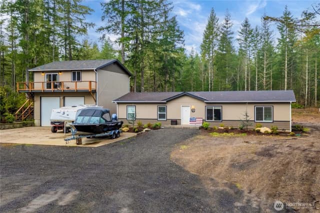 Property photo for 1101 Stavis Drive Nw, Seabeck photo 2