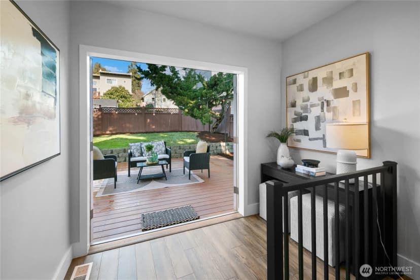 Property photo for 1516 S Bennett Street, Seattle photo 10