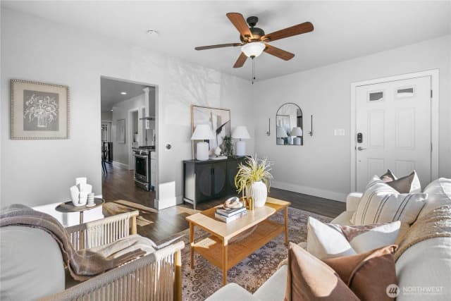 Property photo for 1516 S Bennett Street, Seattle photo 5