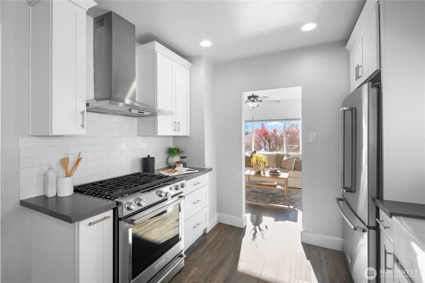 Property photo for 1516 S Bennett Street, Seattle photo 6