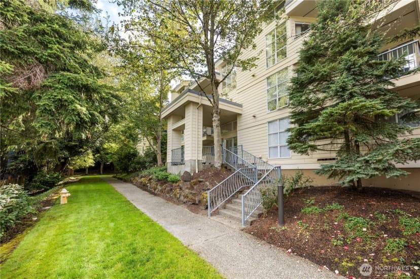 Property photo for 424 102nd Street Se #108, Bellevue photo 18