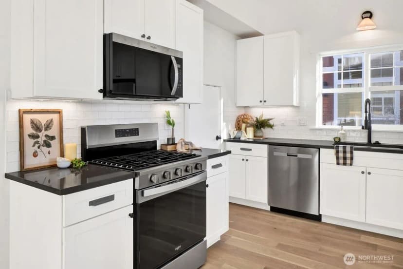 Property photo for 530 E Sunset Drive #12, Bellingham photo 11