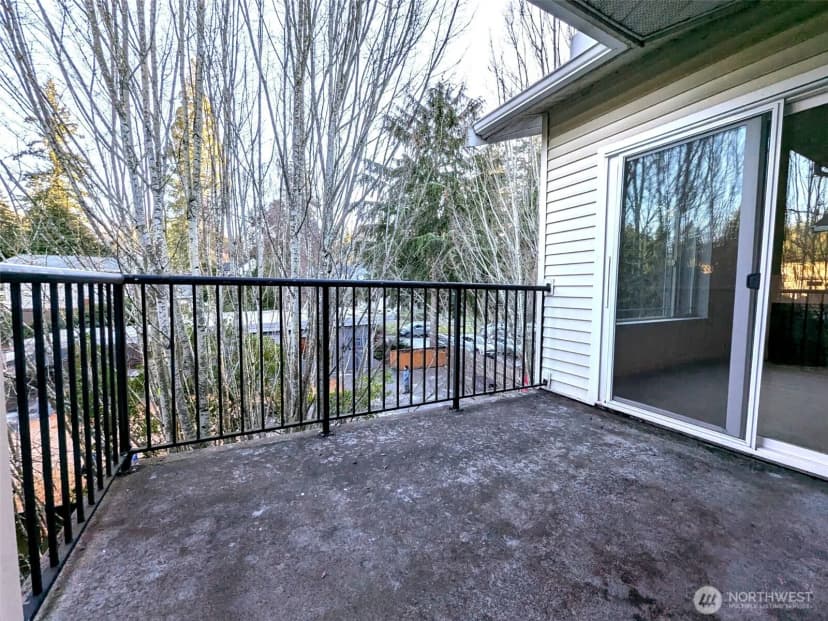 Property photo for 15000 Juanita Drive Ne #403, Kenmore photo 12