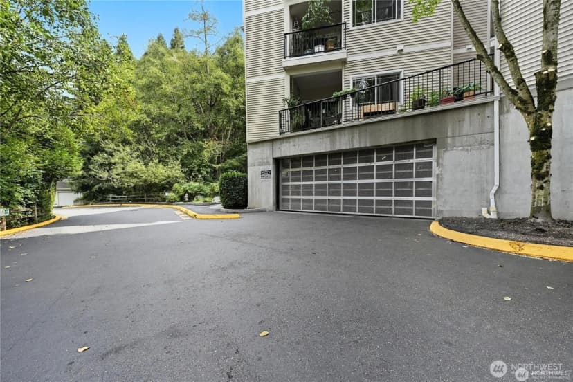 Property photo for 15000 Juanita Drive Ne #403, Kenmore photo 25