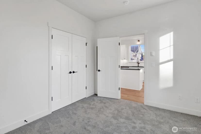 Property photo for 530 E Sunset Drive #14, Bellingham photo 23