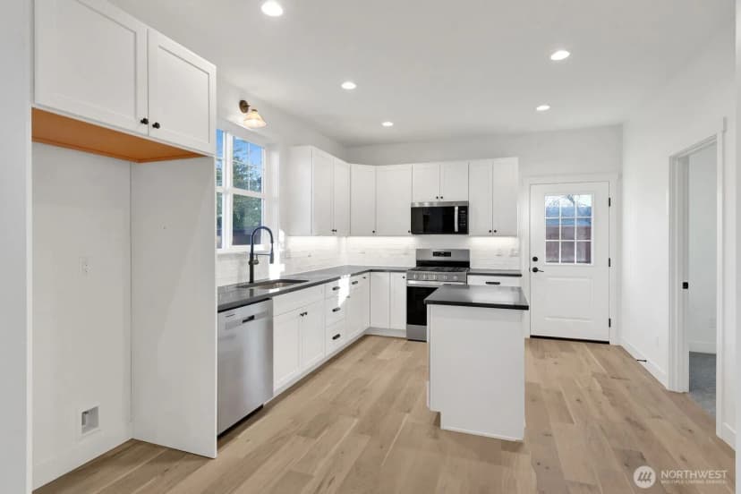 Property photo for 530 E Sunset Drive #14, Bellingham photo 13