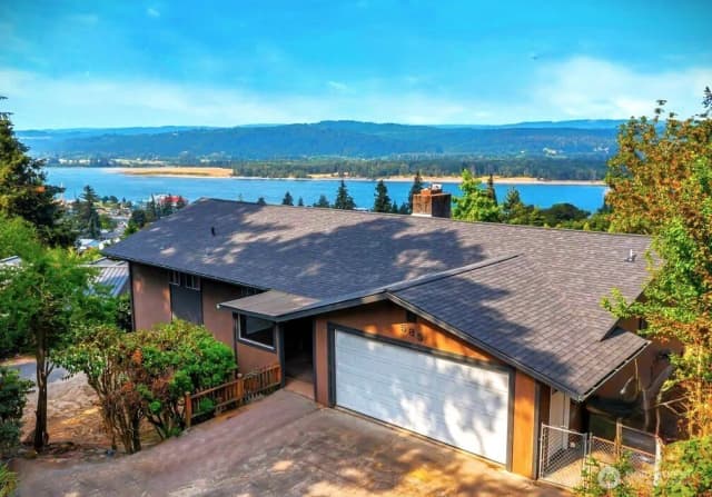 Property photo for 585 Taylor Road, Kalama