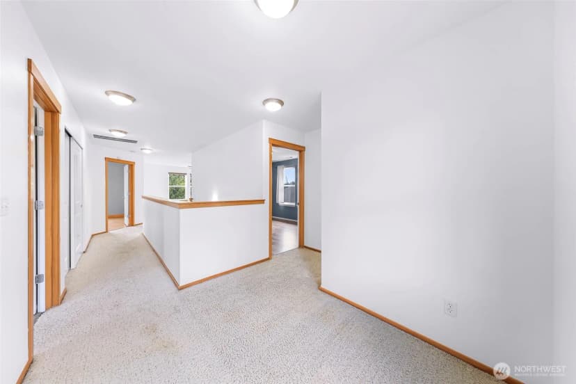 Property photo for 1033 Aspen Lane, Burlington photo 25