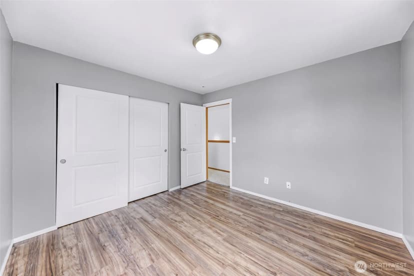 Property photo for 1033 Aspen Lane, Burlington photo 20