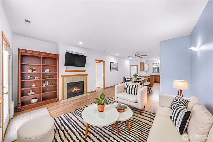 Property photo for 1033 Aspen Lane, Burlington photo 6