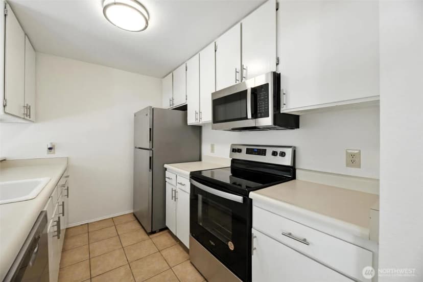 Property photo for 4404 146th Place Ne #n16, Bellevue photo 9